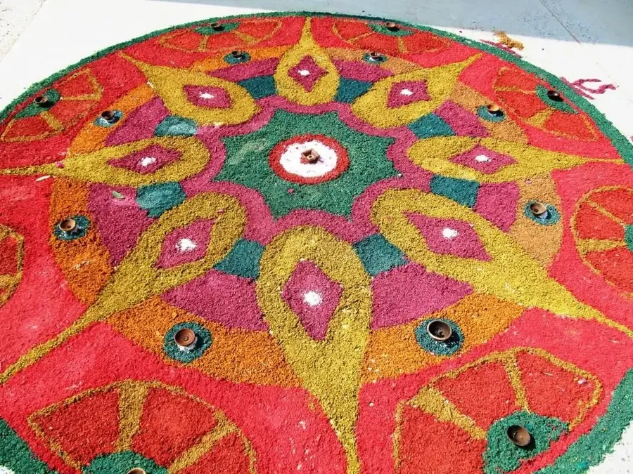 satsang-on-the-10th-anniversary-of-the-mahasamadhi-of-holy-guruji bodyImage